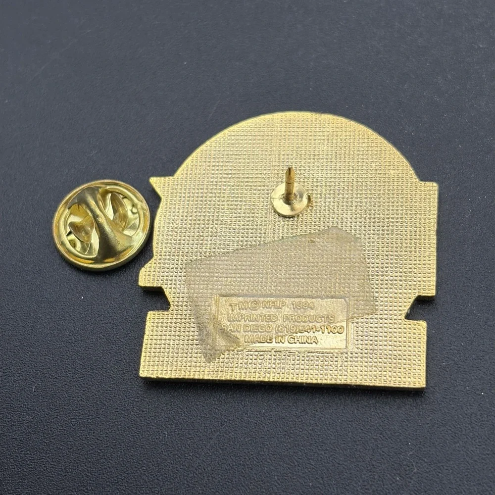 Super Bowl X Pittsburgh Steelers‎ Dallas Cowboys NFL Football Lapel Hat Pin